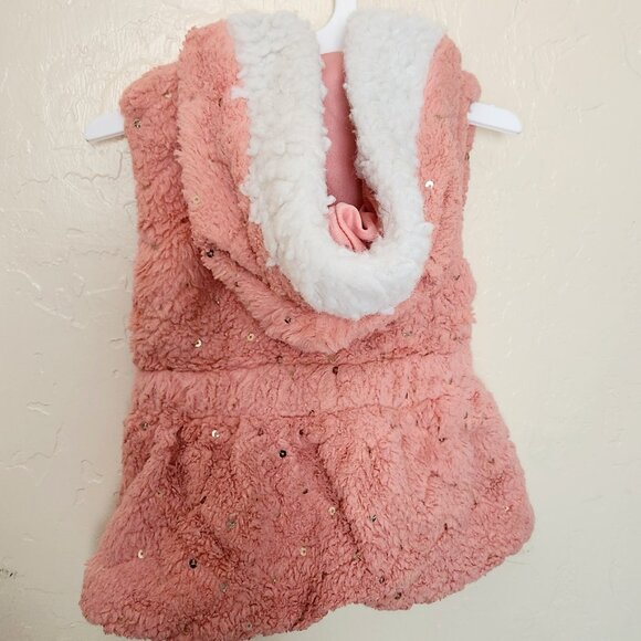 Little Lass Vest - Picture 2 of 3